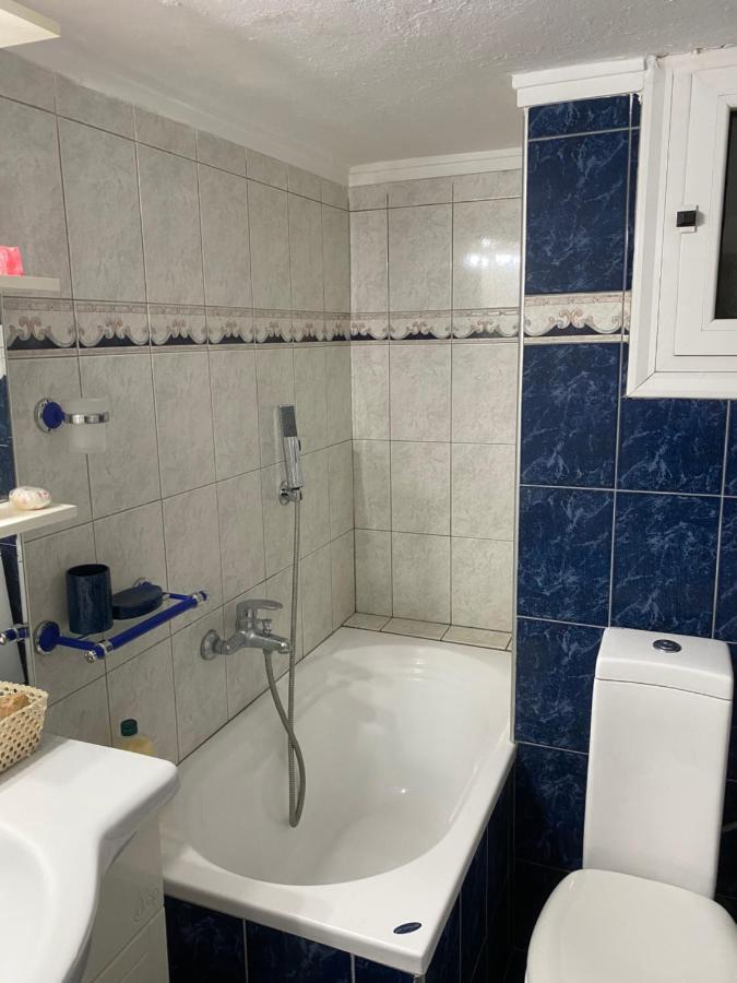 Beautiful Apartment In The Center Of テッサロニキ エクステリア 写真