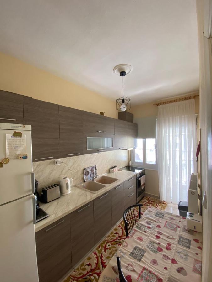 Beautiful Apartment In The Center Of テッサロニキ エクステリア 写真
